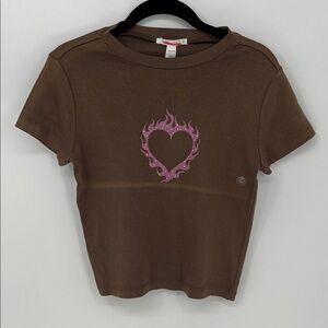 Full Tilt Brown Flaming Heart Graphic Baby Tee with Rhinestones Women’s Size Med
